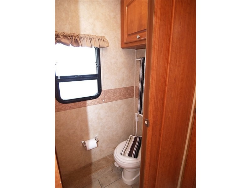 2006 Damon Intruder 378 - 034