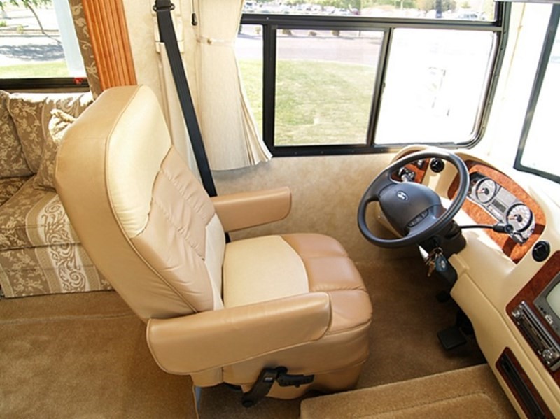 2006 Damon Intruder 378 - 052