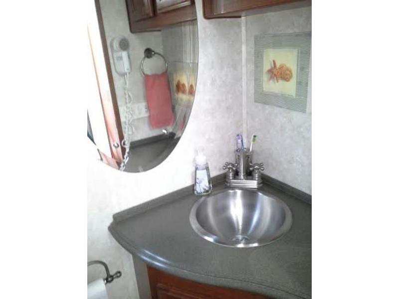 2004 Fleetwood Excursion 39S - 009