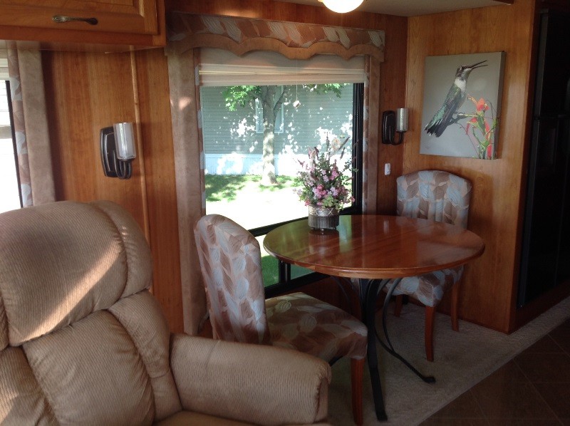 2009 Newmar Dutch Star 4086 - 005