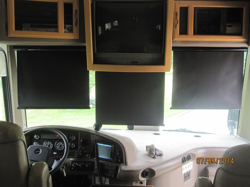 2004 Fleetwood Discovery 39L - 020