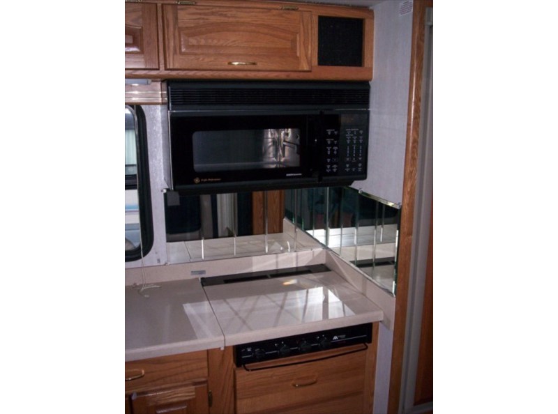 2000 National RV Tradewinds - 005