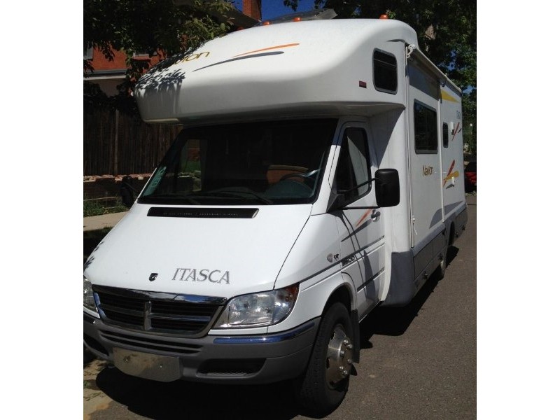 2006 Itasca Navion 23H - 002