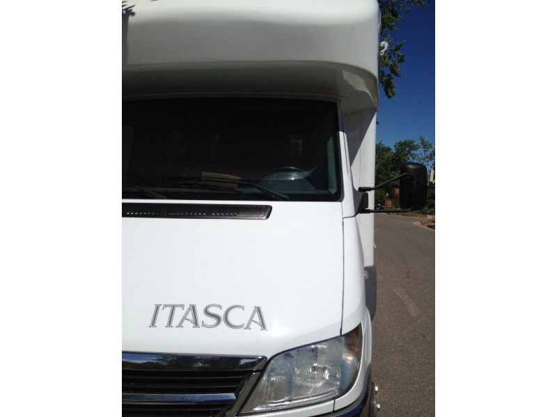 2006 Itasca Navion 23H - 003