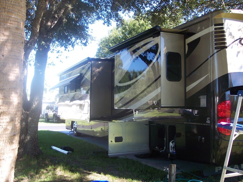 2011 Tiffin Phaeton 40QTH - 007