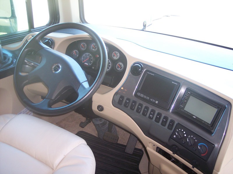 2011 Tiffin Phaeton 40QTH - 044