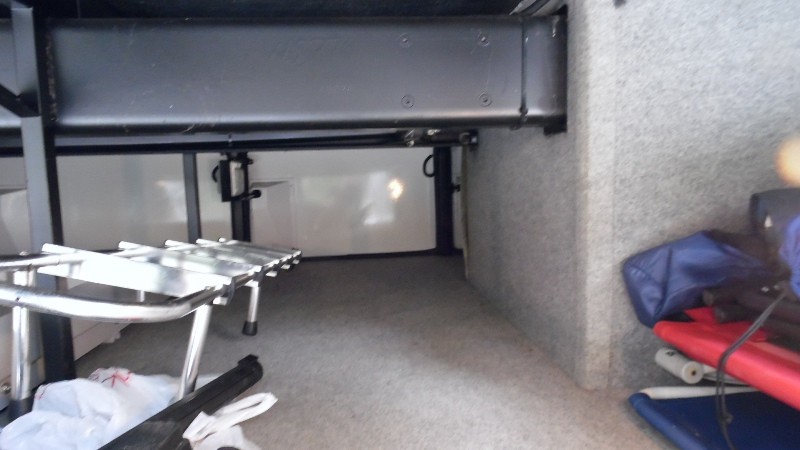 2005 Newmar Essex 4502 - 005
