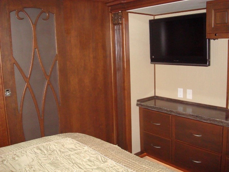 2008 Tiffin Zephyr QEZ - 010