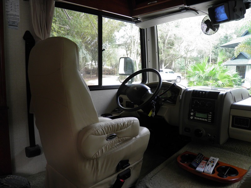 2008 Fleetwood Bounder 35H - 011