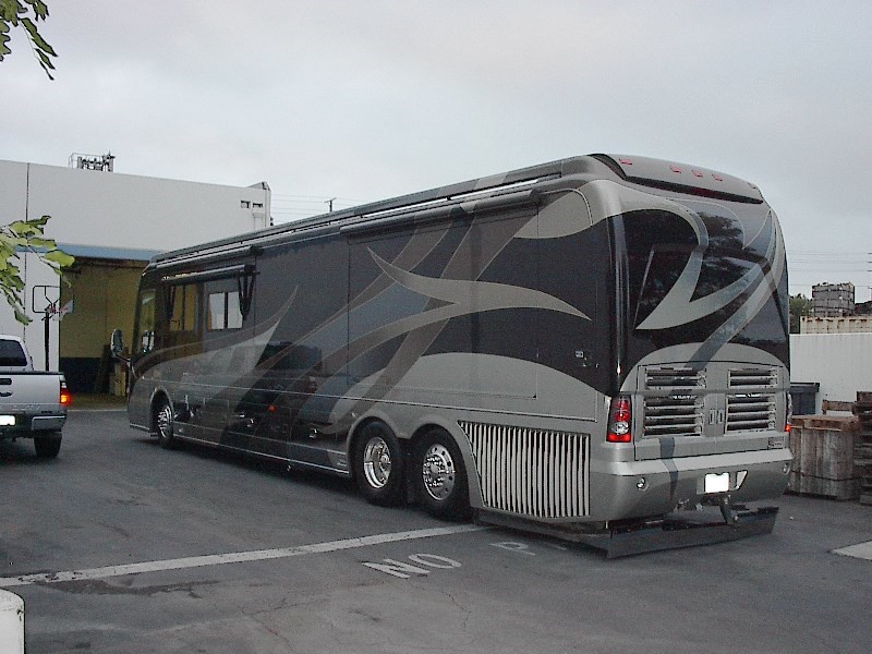 2008 Country Coach Magna Rembrandt - 001