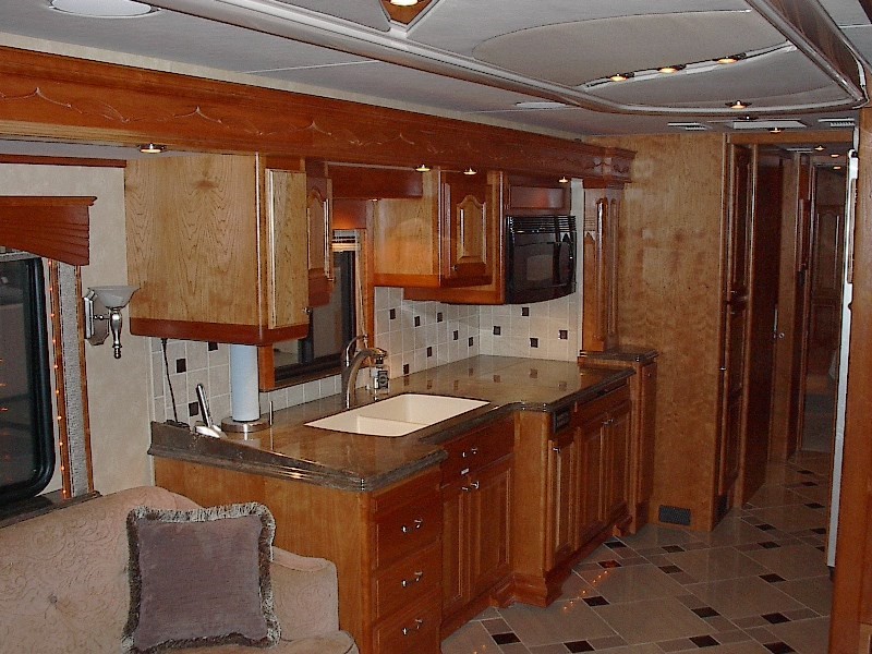 2008 Country Coach Magna Rembrandt - 003