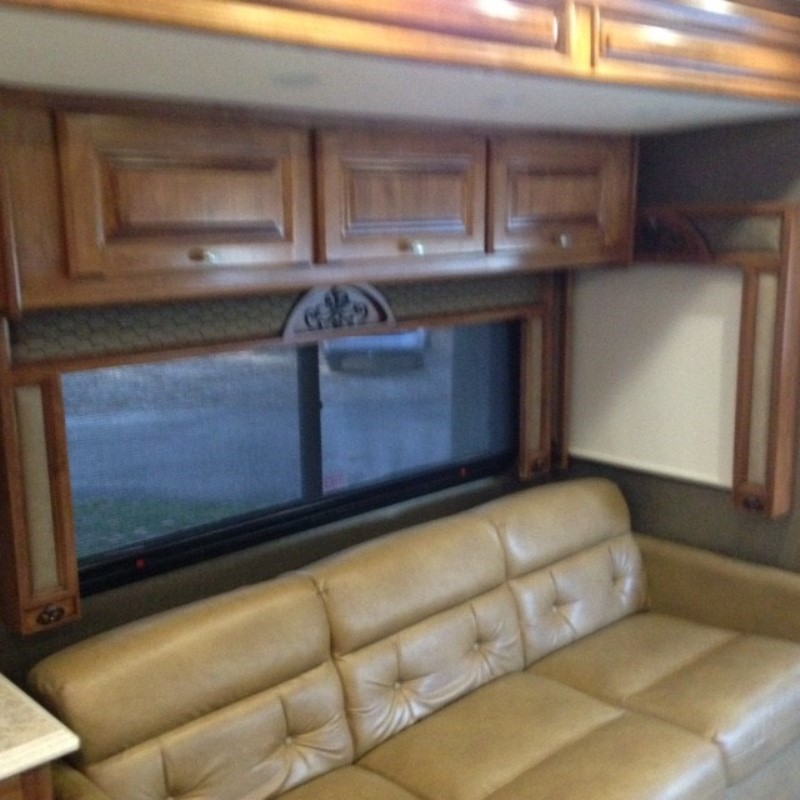 2013 Tiffin Phaeton 40QBH - 010