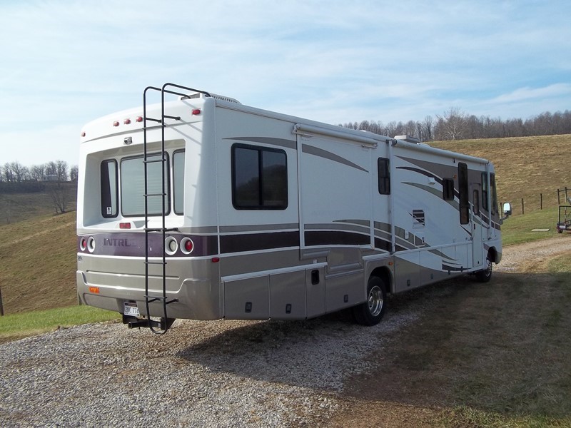 2004 Damon Intruder 373 - 002