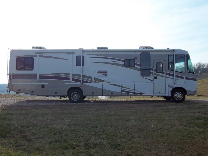 2004 Damon Intruder 373 - 003