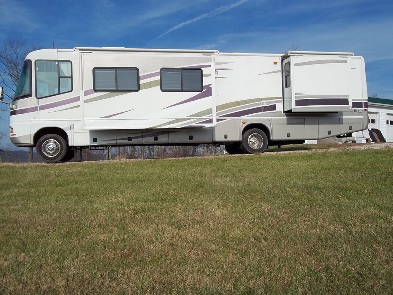 2004 Damon Intruder 373 - 011