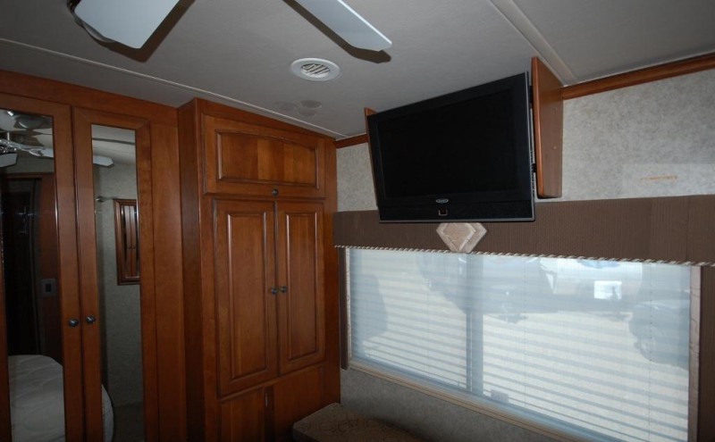 2009 Winnebago Vectra 40TD - 032
