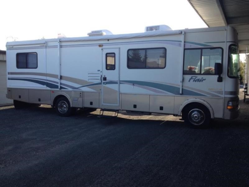 2003 Fleetwood Flair 31A - 003