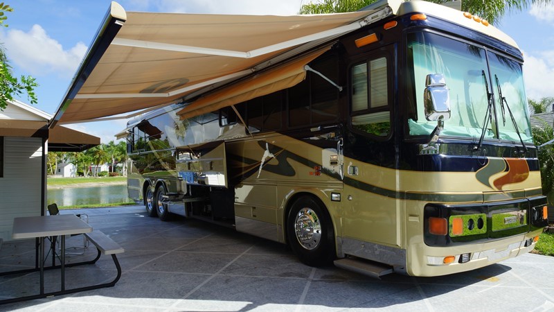 2003 Blue Bird Wanderlodge 43LXI - 001