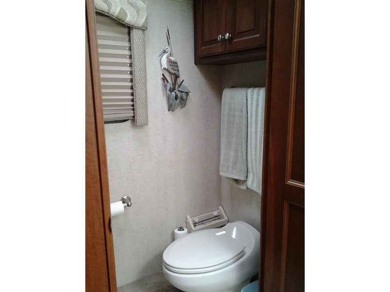 2006 Mandalay 40B - 009