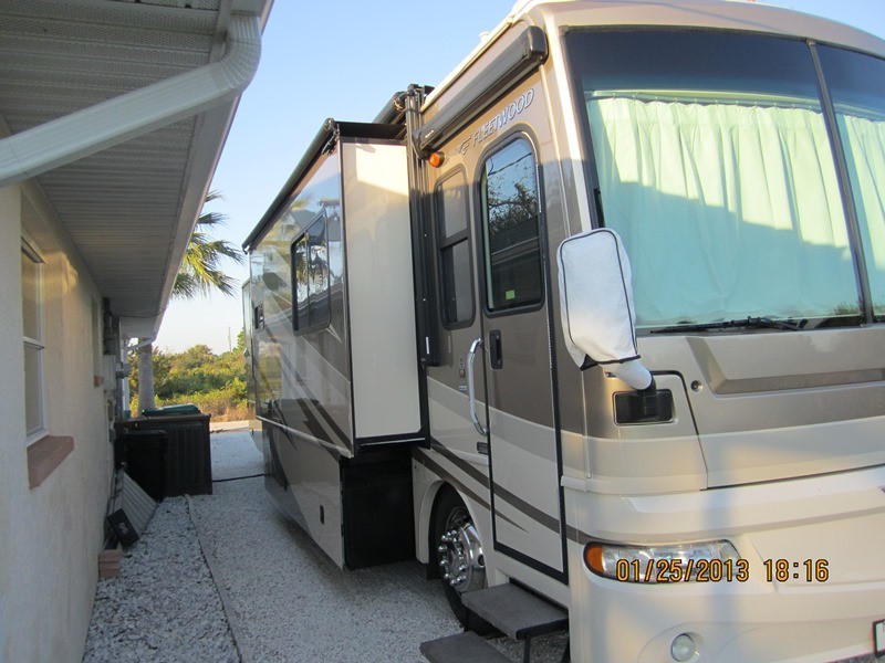 2007 Fleetwood Expedition 38S -  002