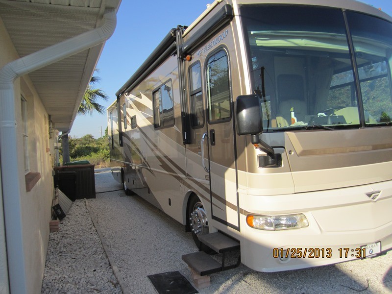 2007 Fleetwood Expedition 38S -  003
