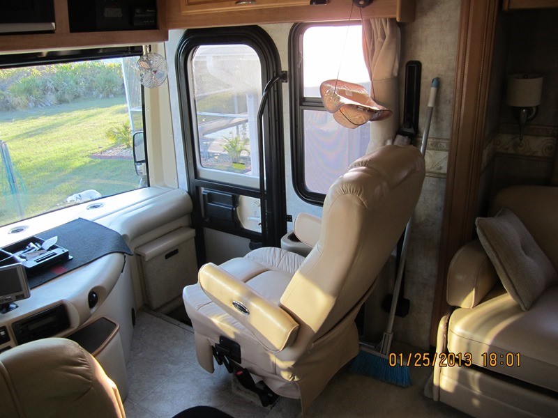 2007 Fleetwood Expedition 38S -  013