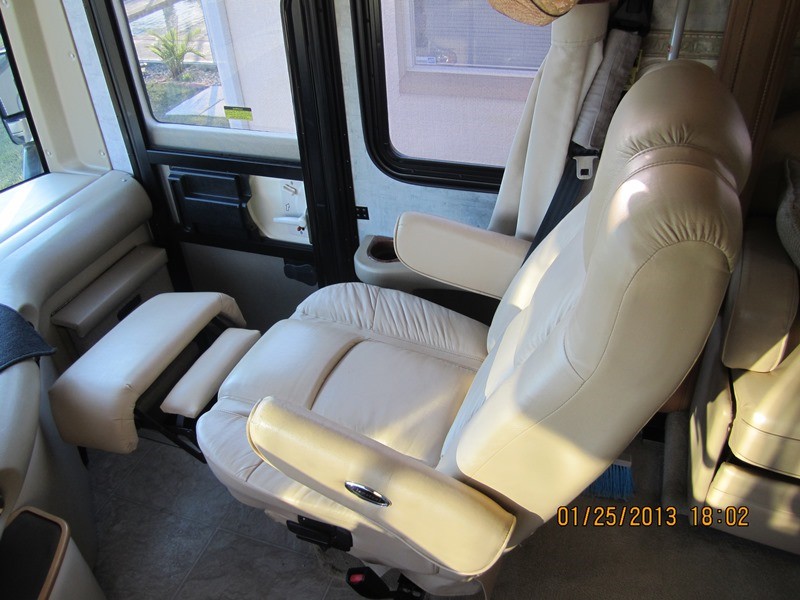 2007 Fleetwood Expedition 38S -  014