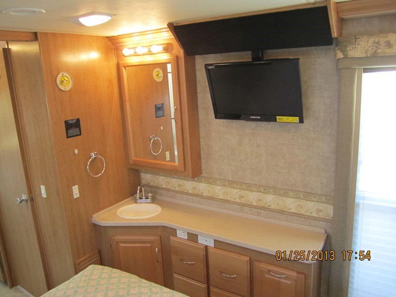 2007 Fleetwood Expedition 38S -  019