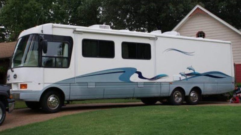 2000 National RV Dolphin 5374 - 001