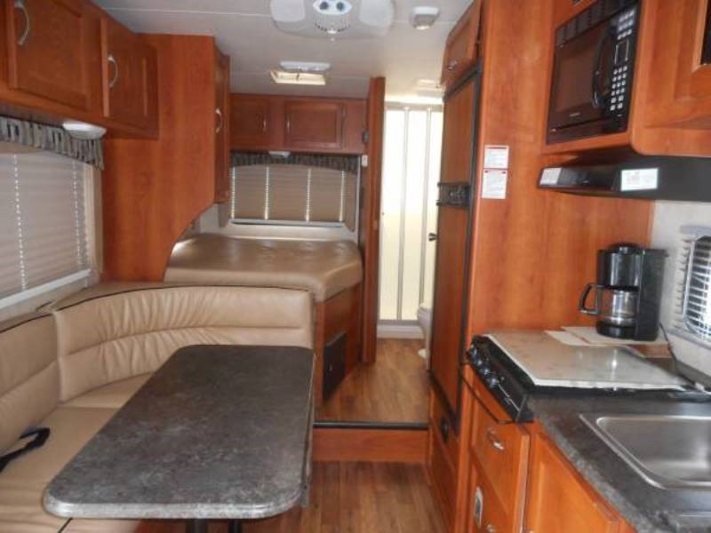 2012 Coachmen Concord 220 LE - 004