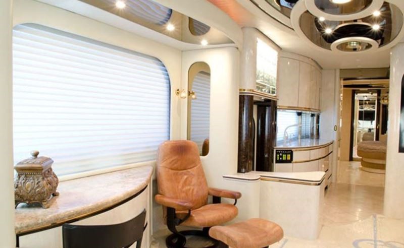 2005 Newell 2000i - 13