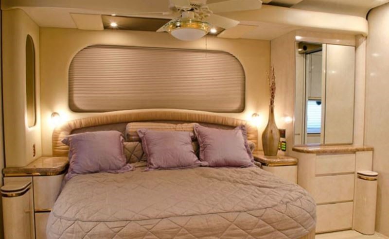 2005 Newell 2000i - 21