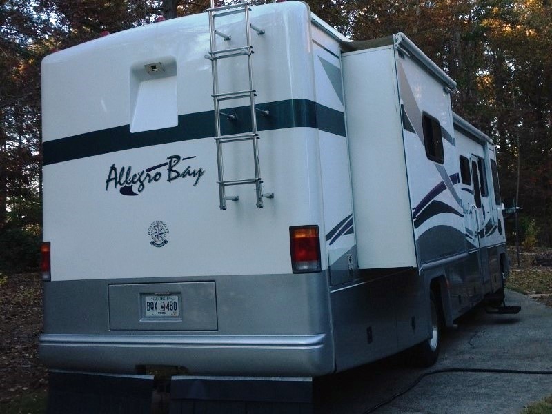 002 Tiffin Allegro Bay 36DB - 003