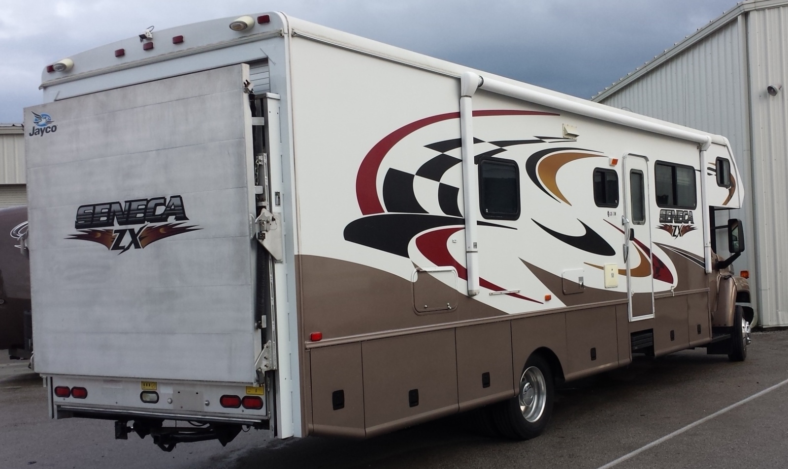Jayco Seneca ZX 35TM Toy Hauler for sale