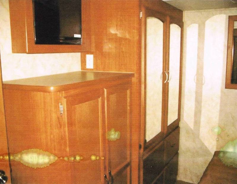 2009 Holiday Rambler Arista 330 - 013