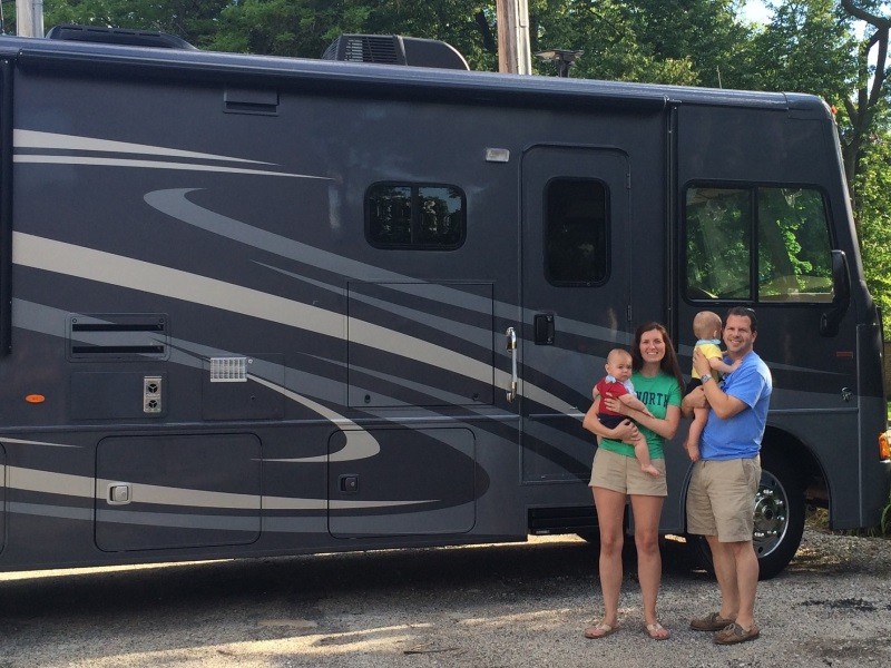 2014 Winnebago Vista 35B - 001