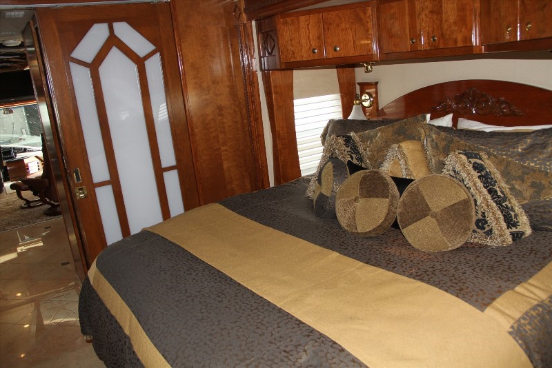 2008 American Coach American Heritage 45B - 012