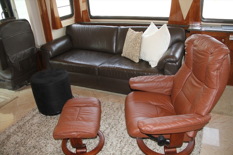 2008 American Coach American Heritage 45B - 031
