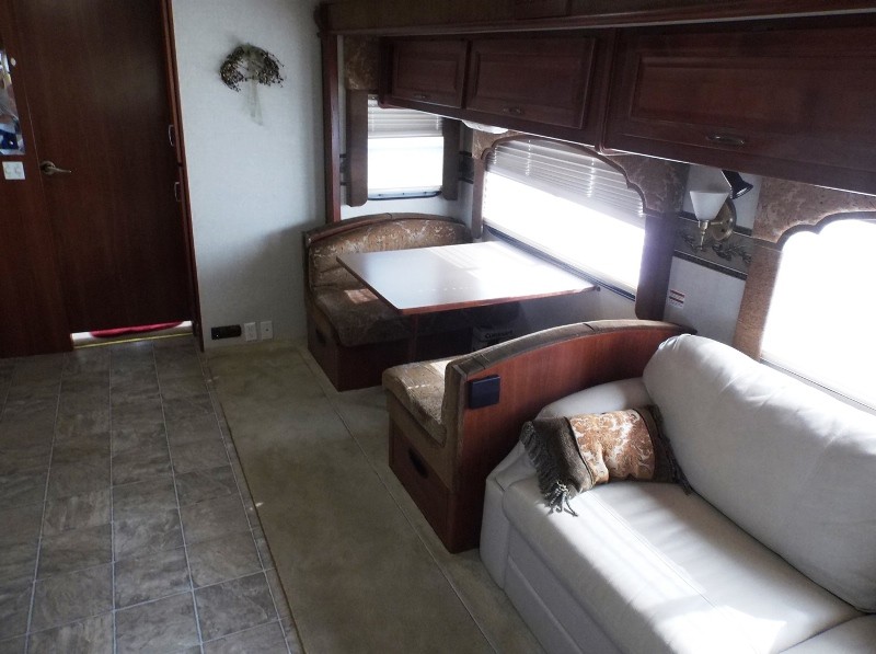 2005 Fleetwood Bounder 38N - 007