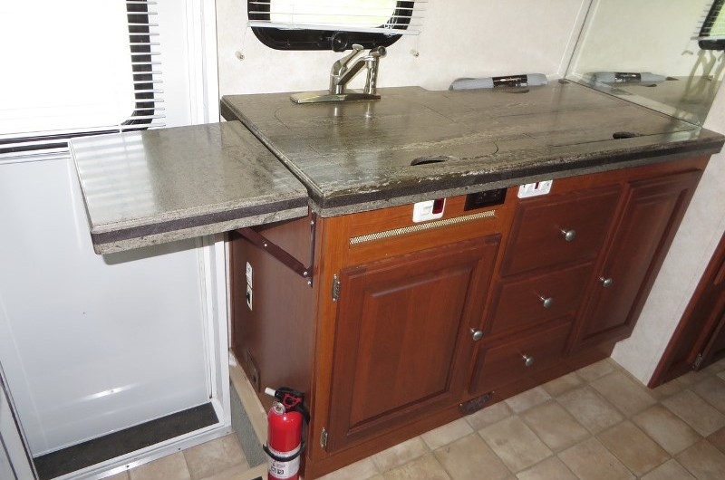 2011 Phoenix Cruiser 3100  - 045