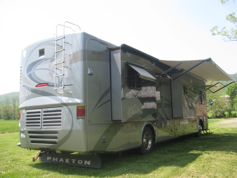 2007 Tiffin Phaeton 40QHS - 003