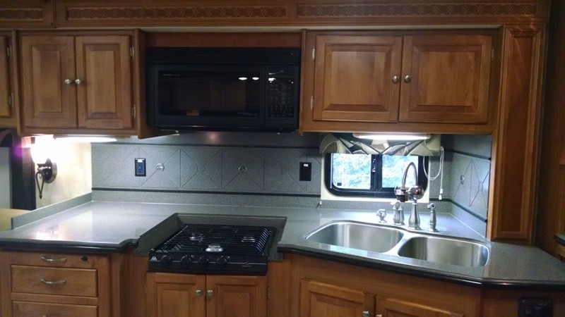 2008 Tiffin Phaeton 40QSH - 017