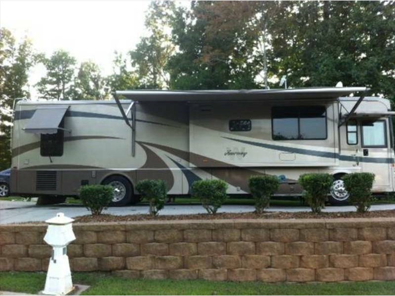 2004 Winnebago Journey 39K - 001
