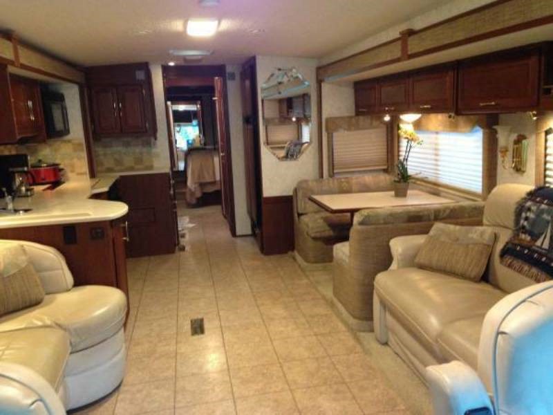2004 Winnebago Journey 39K - 002