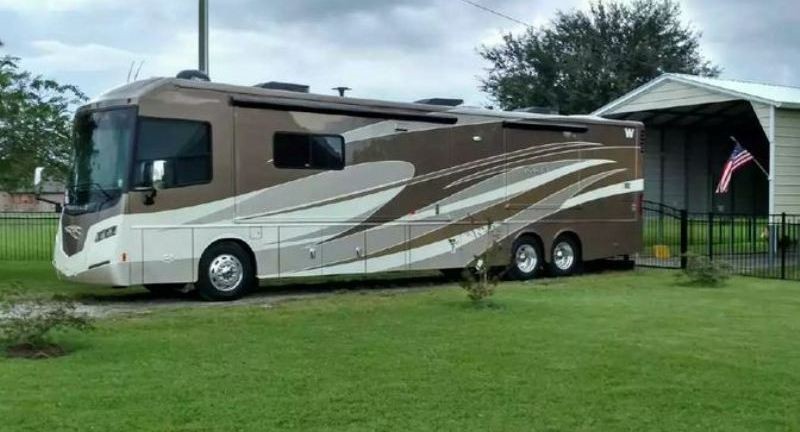 2013 Winnebago Journey 42E - 002