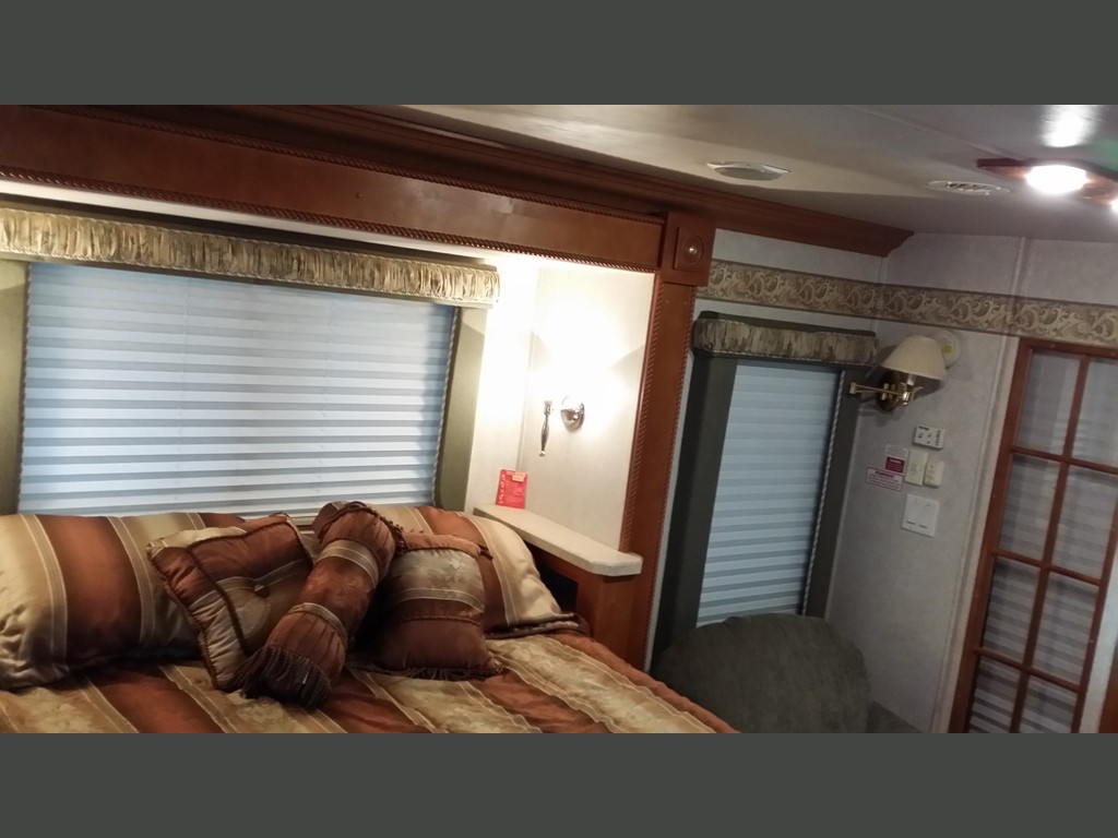 2004 Gulf Stream Atrium -010