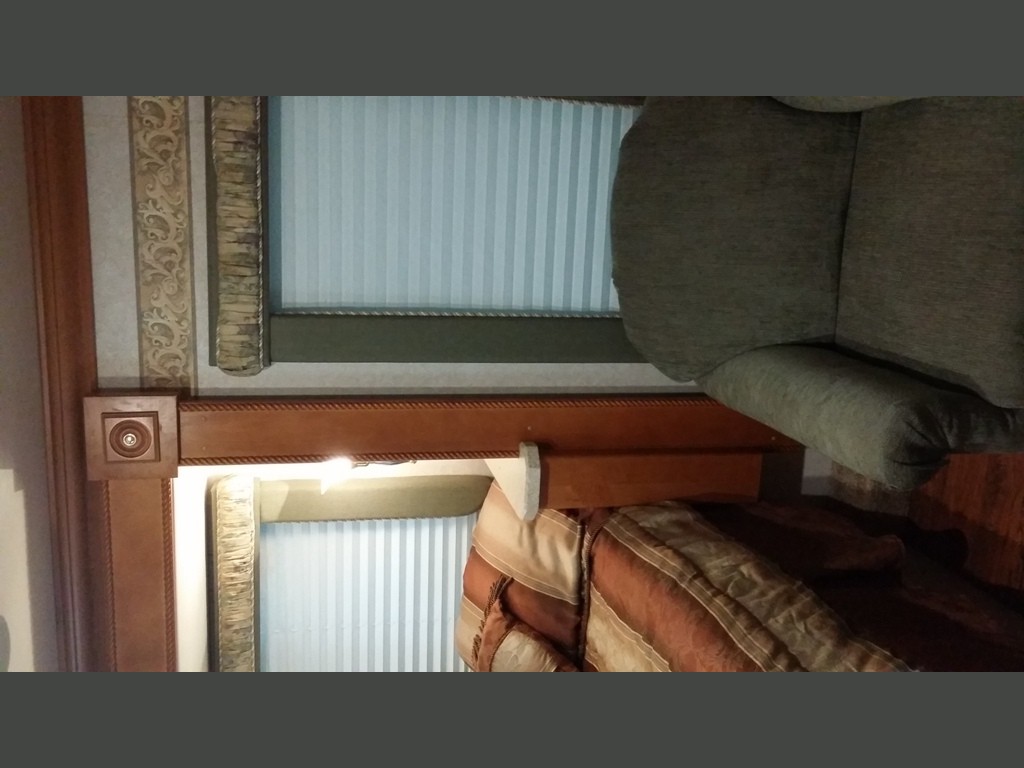 2004 Gulf Stream Atrium -019