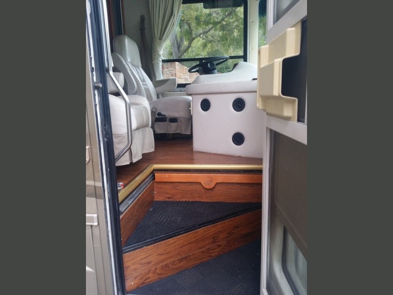 2004 Gulf Stream Atrium 8411 -014