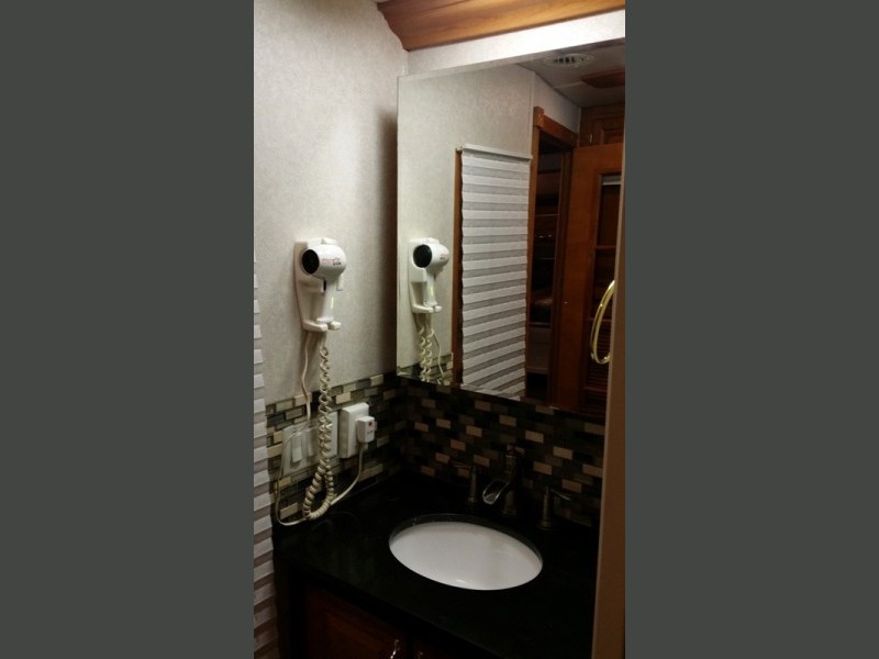 2004 Gulf Stream Atrium 8411 -030