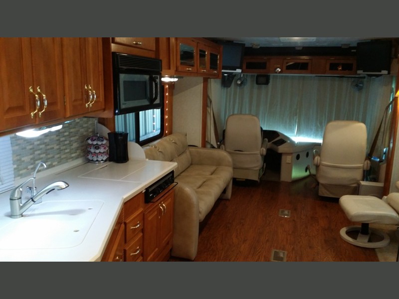 2004 Gulf Stream Atrium 8411 -042